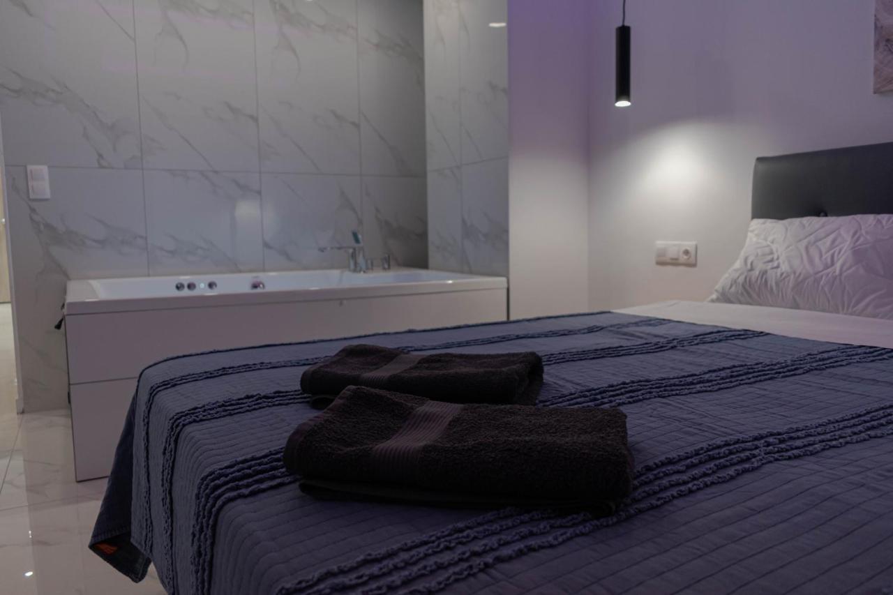 Athens Jacuzzi Apartment Esterno foto